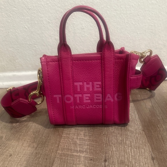I have not use this bag for long time so I want to sell - Picture 1 of 8